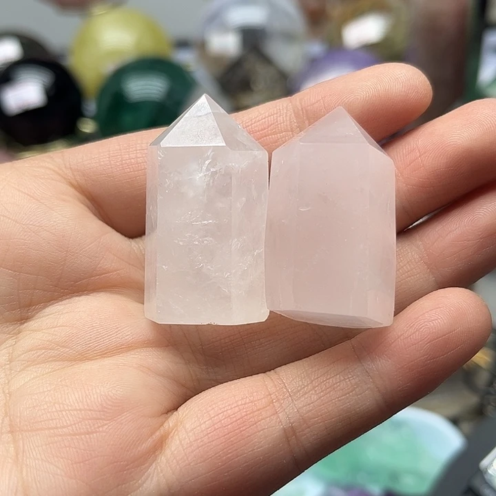 未镶嵌水晶珠宝半成品52克粉水晶柱