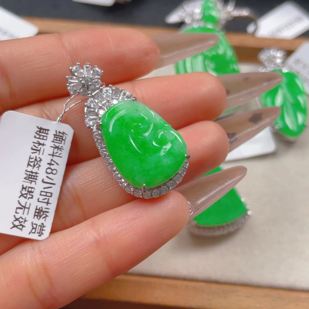 翡翠颈饰银S925镶嵌翡翠