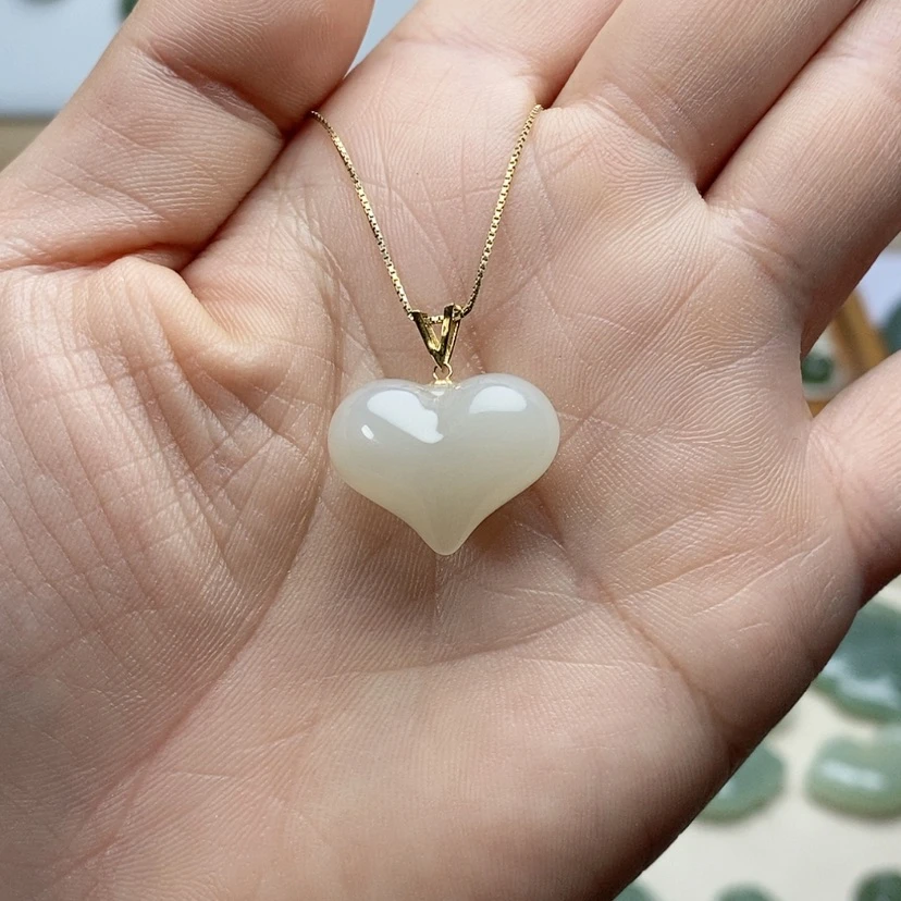 【闪购商品】颈饰18K金镶嵌和田玉