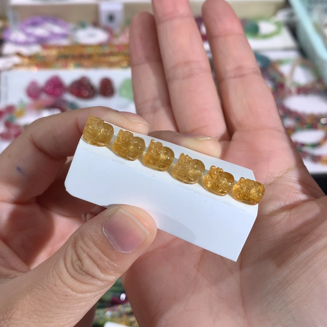 未镶嵌貔貅碧玺多样性发其一通孔