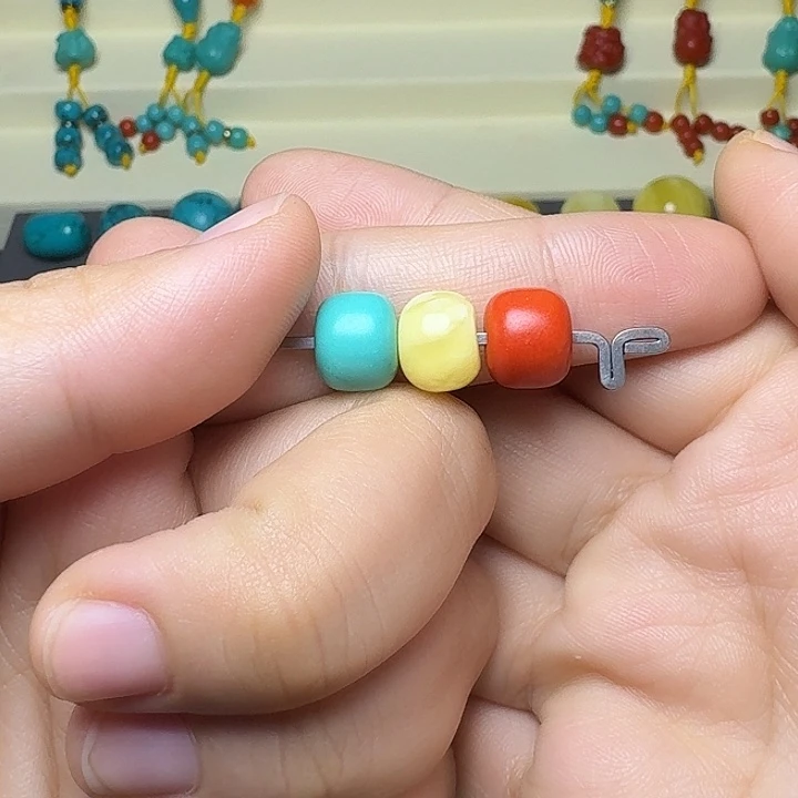 非金属卡10红绿灯一组，黄隔片4个.红绿4个隔片