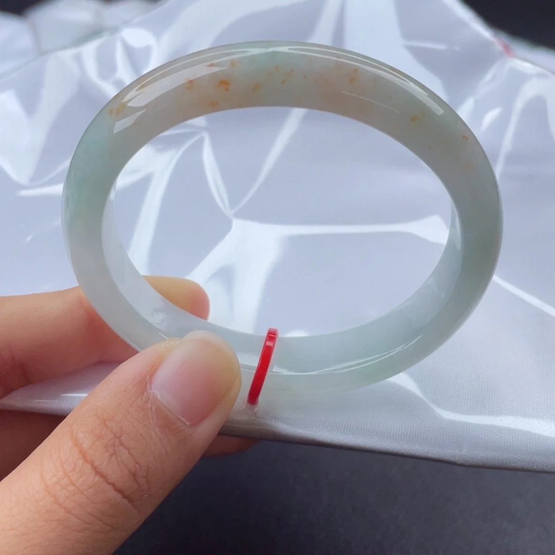 翡翠手镯（贵妃镯）未镶嵌