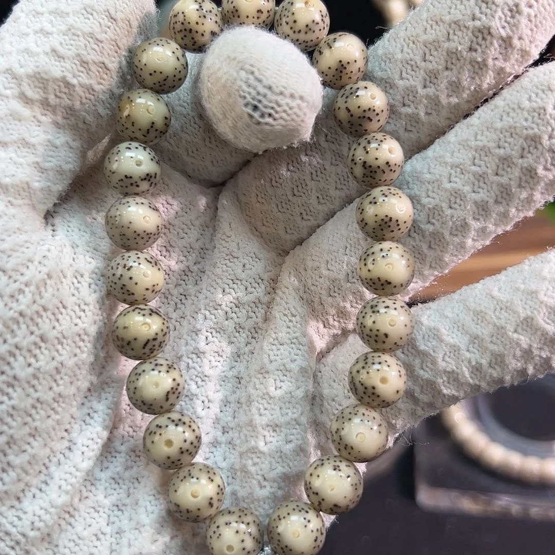 星月菩提吊坠10mm 圆珠手持糯冰黄金瞳