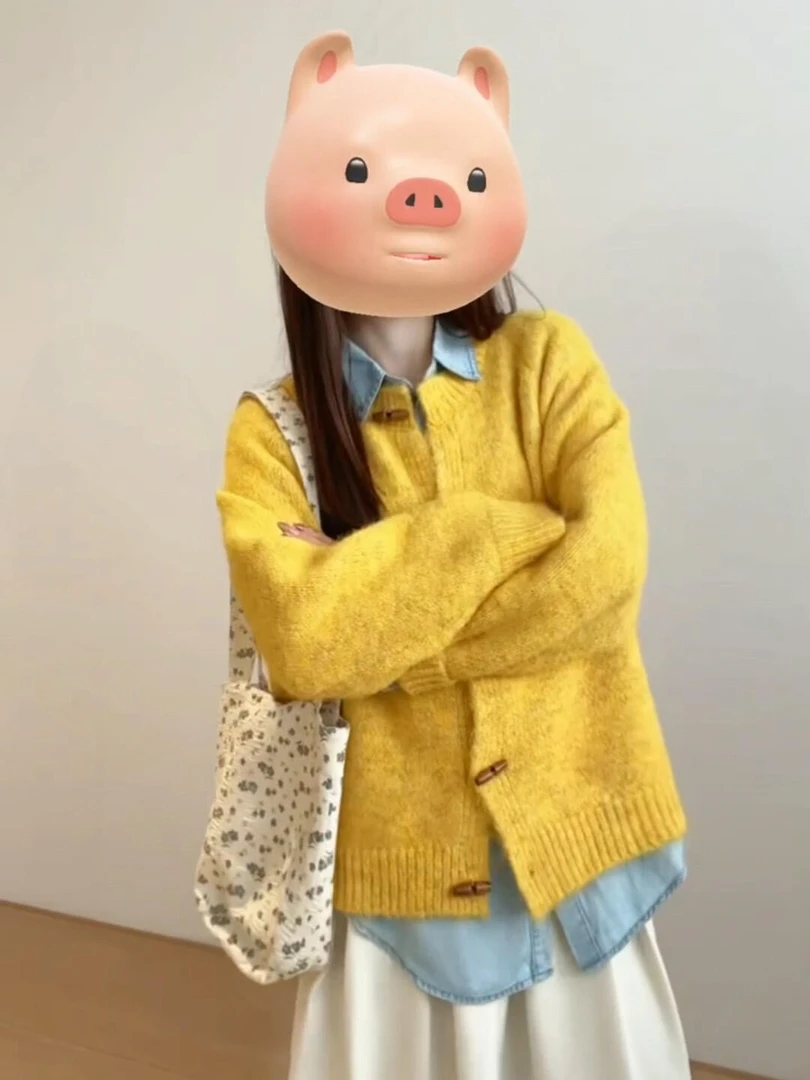 秋季新款韩系复古氛围感针织开衫百搭圆领长袖牛角扣黄色毛衣上衣