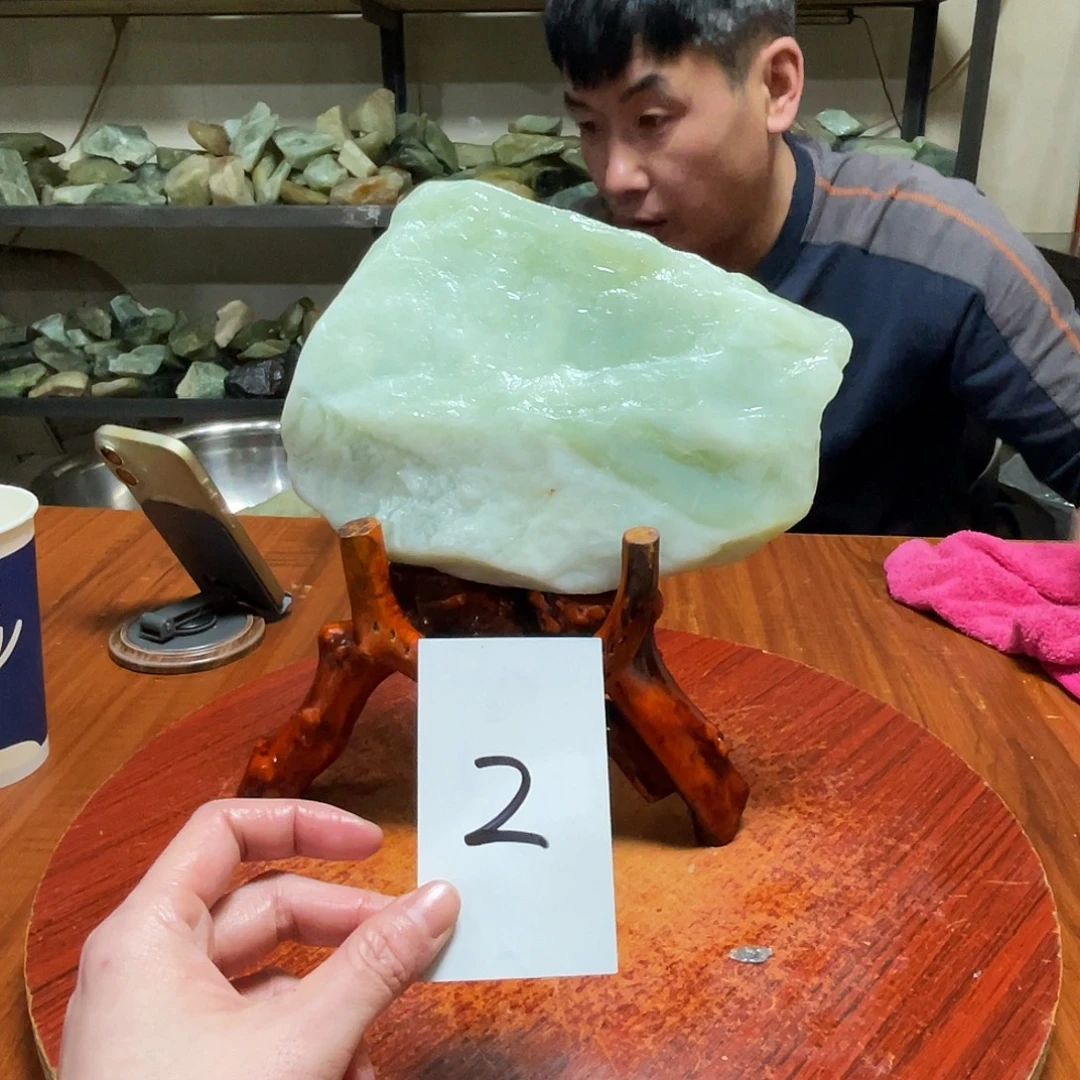 蛇纹石玉未镶嵌原石2