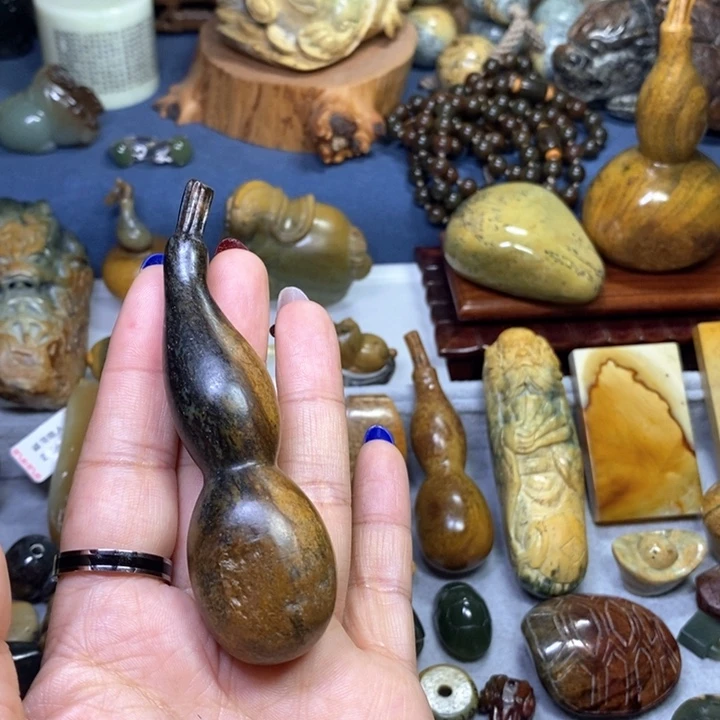 岫岩河磨玉（透闪石质玉）葫芦未镶嵌