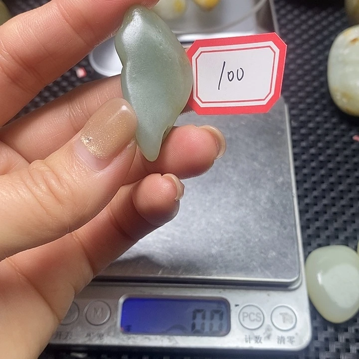 和田玉未镶嵌珠宝奇石100