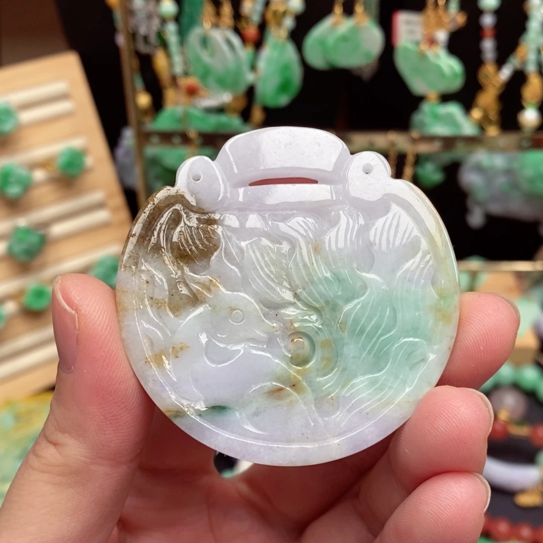 颈饰未镶嵌翡翠翡翠吊坠（有裂）