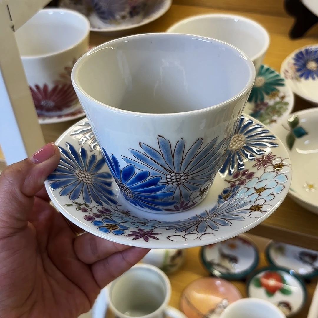 瓷            色绘游