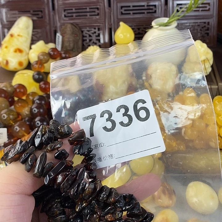 蜜蜡未镶嵌珠宝奇石