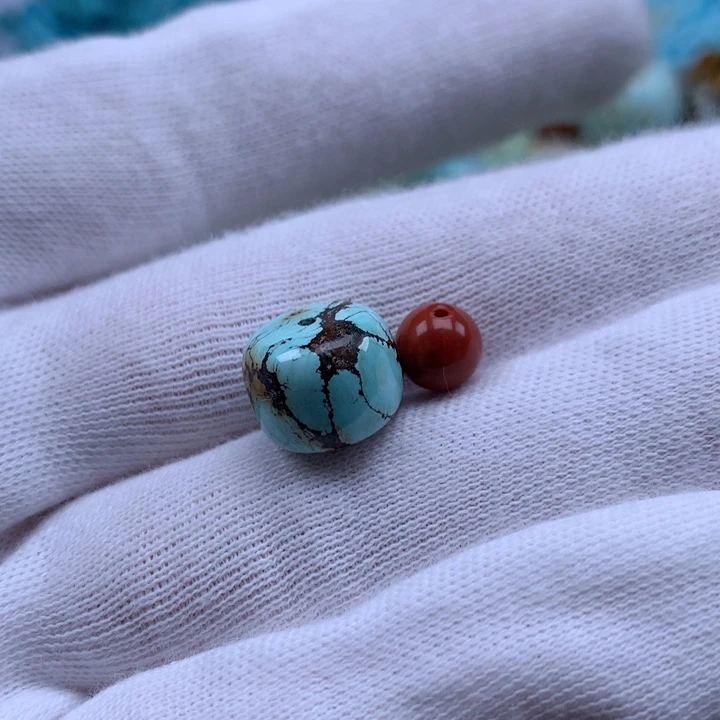 左***耳南红玛瑙未镶嵌珠宝奇石