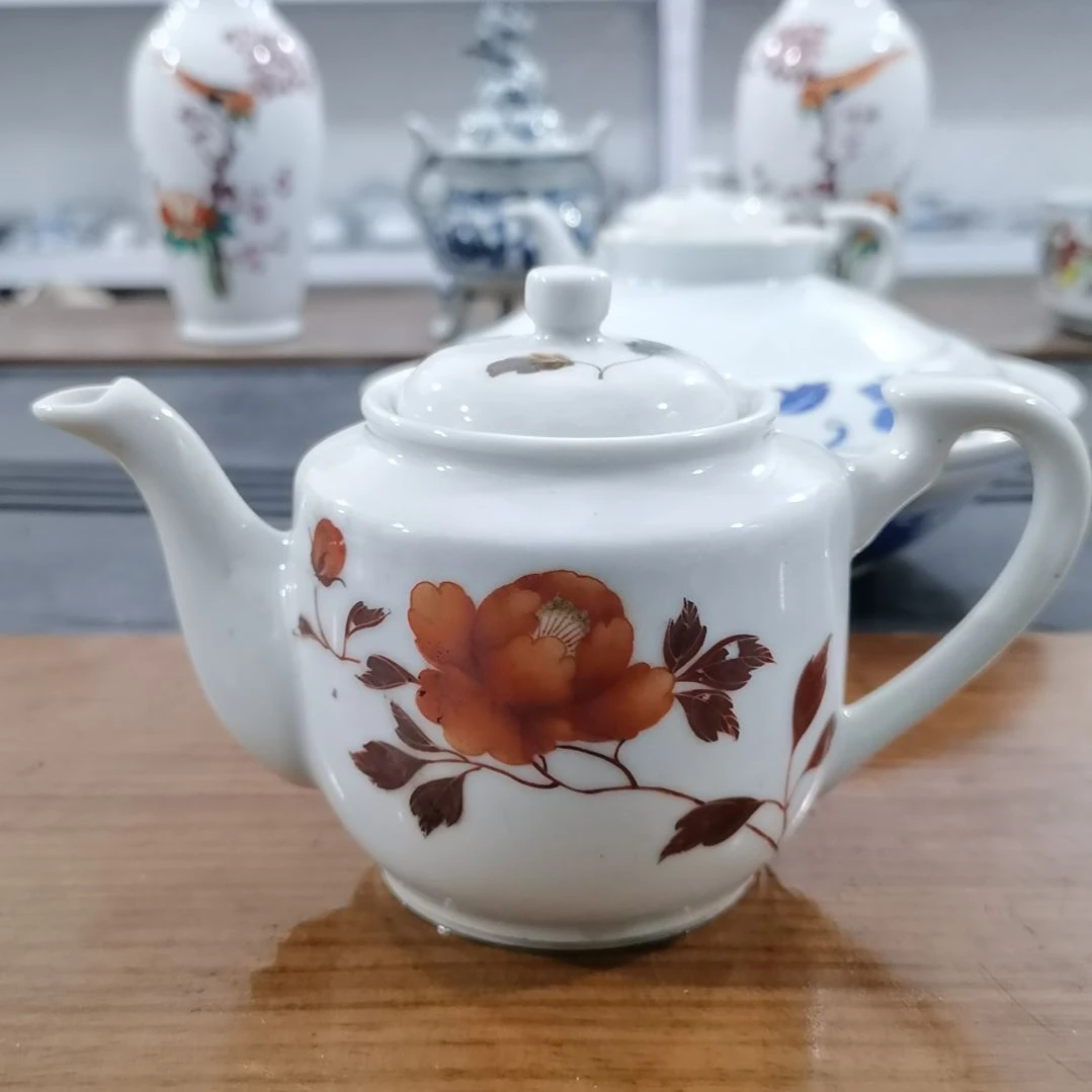 景德镇陶瓷工艺品淡**志