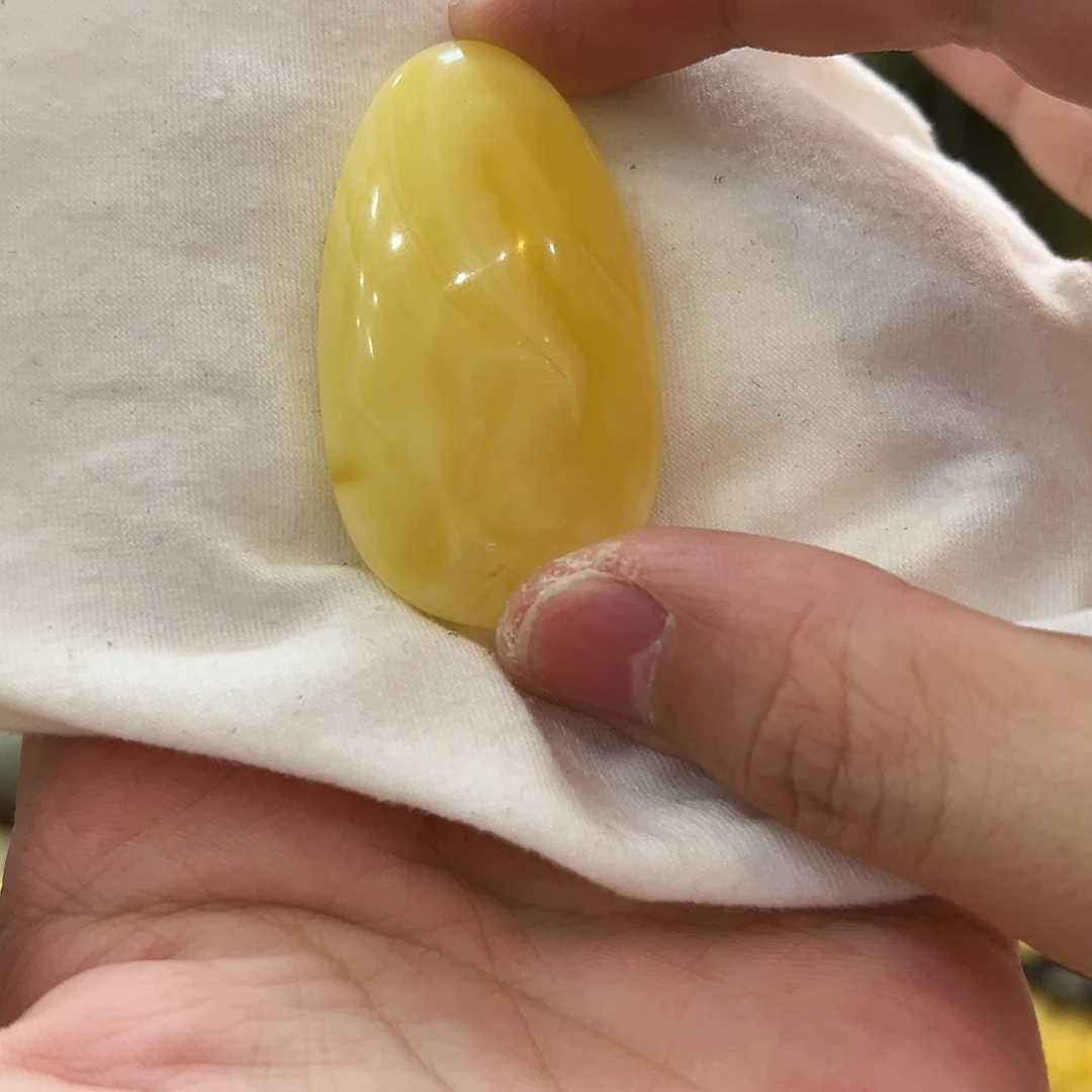 蜜蜡未镶嵌珠宝奇石