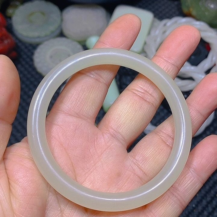 未镶嵌手链和田玉（糖玉）