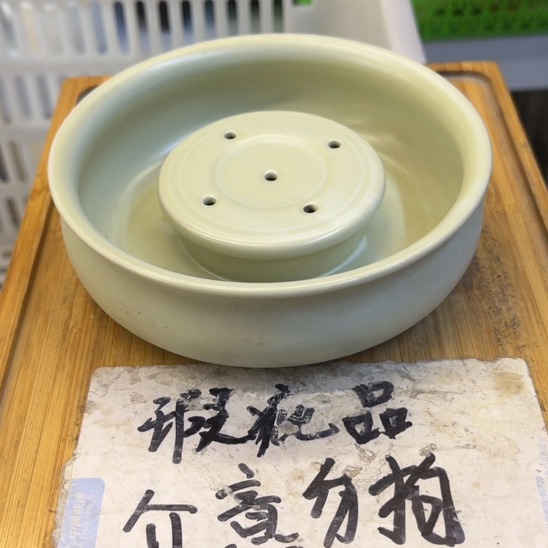 瑕疵介意勿拍陶瓷器皿B