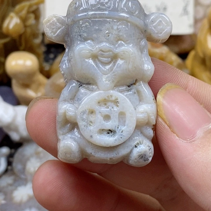 颈饰未镶嵌硅化珊瑚（珊瑚玉）有瑕