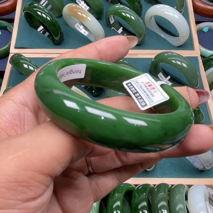 和田玉（碧玉）手镯未镶嵌