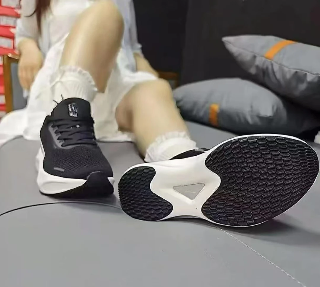 登月碳板男女运动鞋,尼可侠