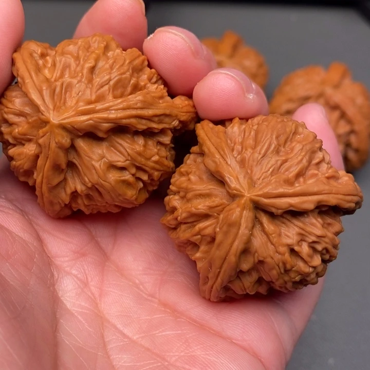 黄***毛文玩核桃吊坠核桃核桃核桃