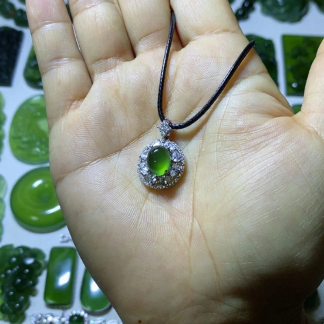 【闪购商品】银S925镶嵌蛇纹石玉颈饰