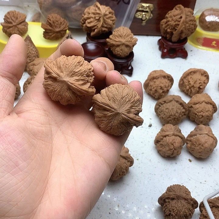 文玩核桃吊坠41蝴蝶磨盘有色差