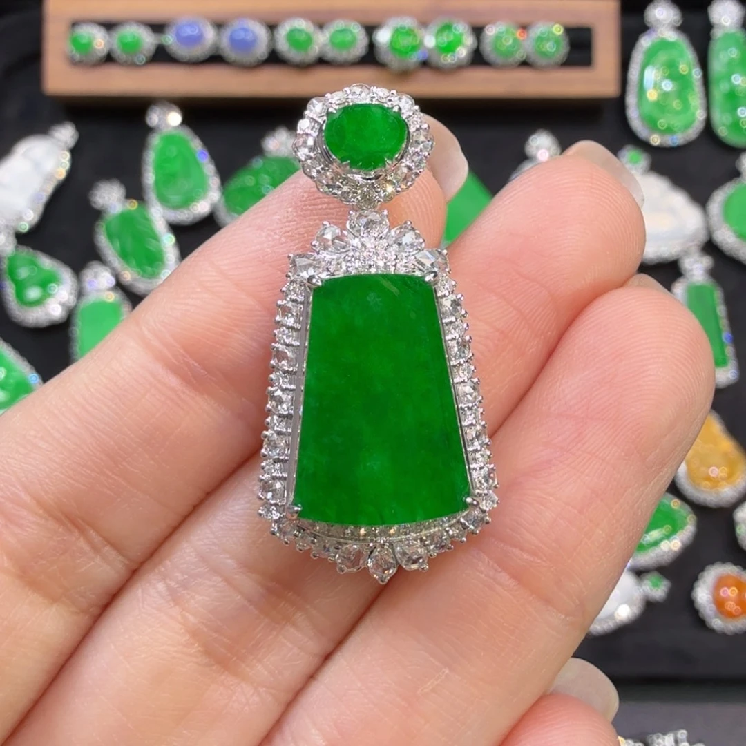 翡翠18K金镶嵌颈饰收到货48小时鉴赏期