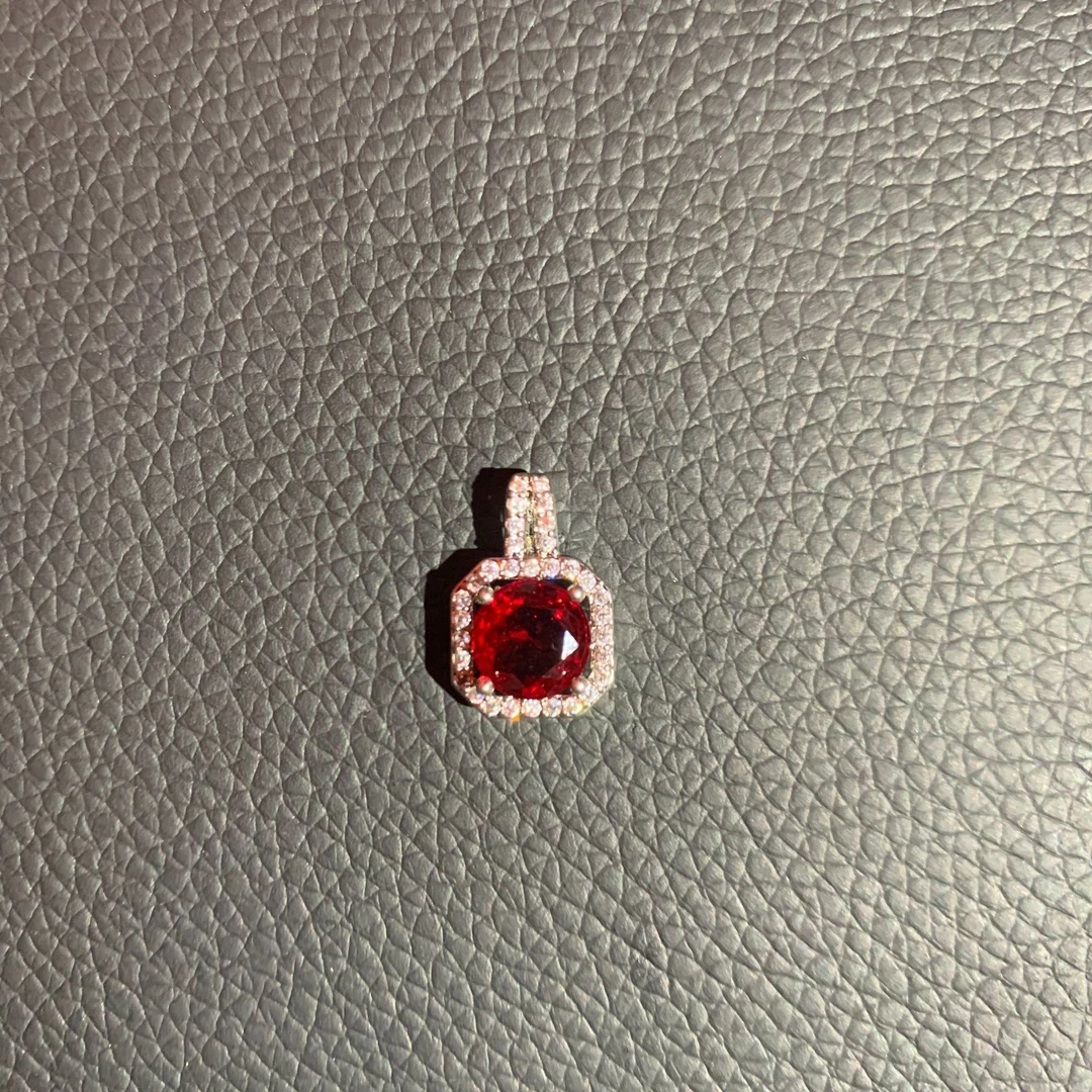 高级定制红吊坠（多样发其一）B263