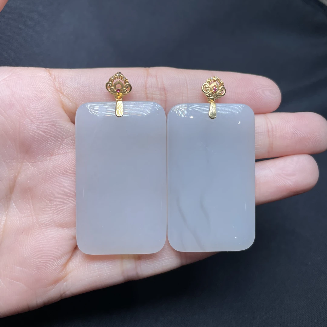 石惑珠宝~和田玉无事牌吊坠-多样性发一