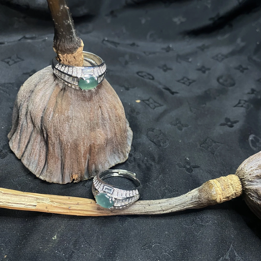 【玉合缘】天然翡翠精美镶嵌戒指-多样性发一 2379