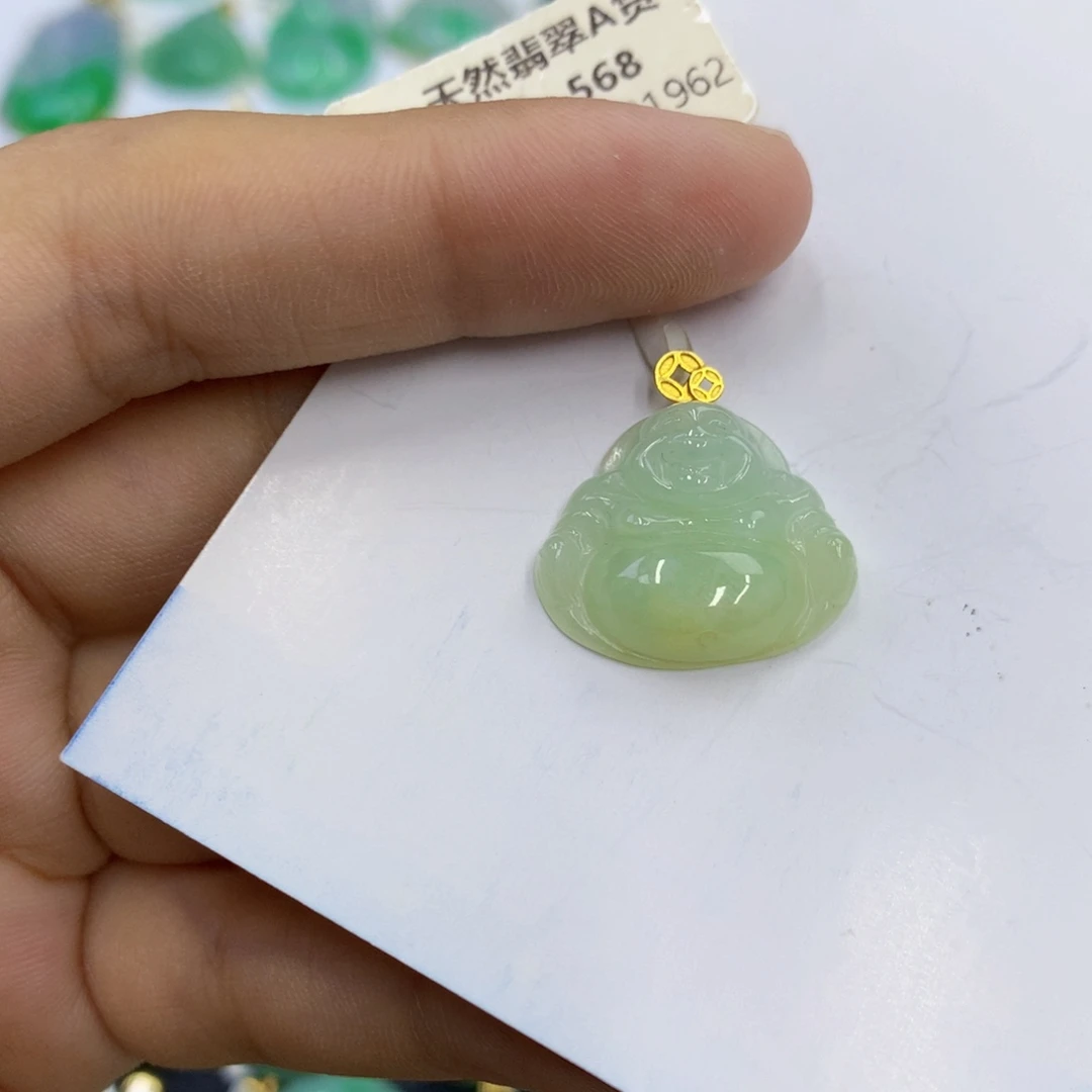 翡翠18K金镶嵌颈饰翡翠