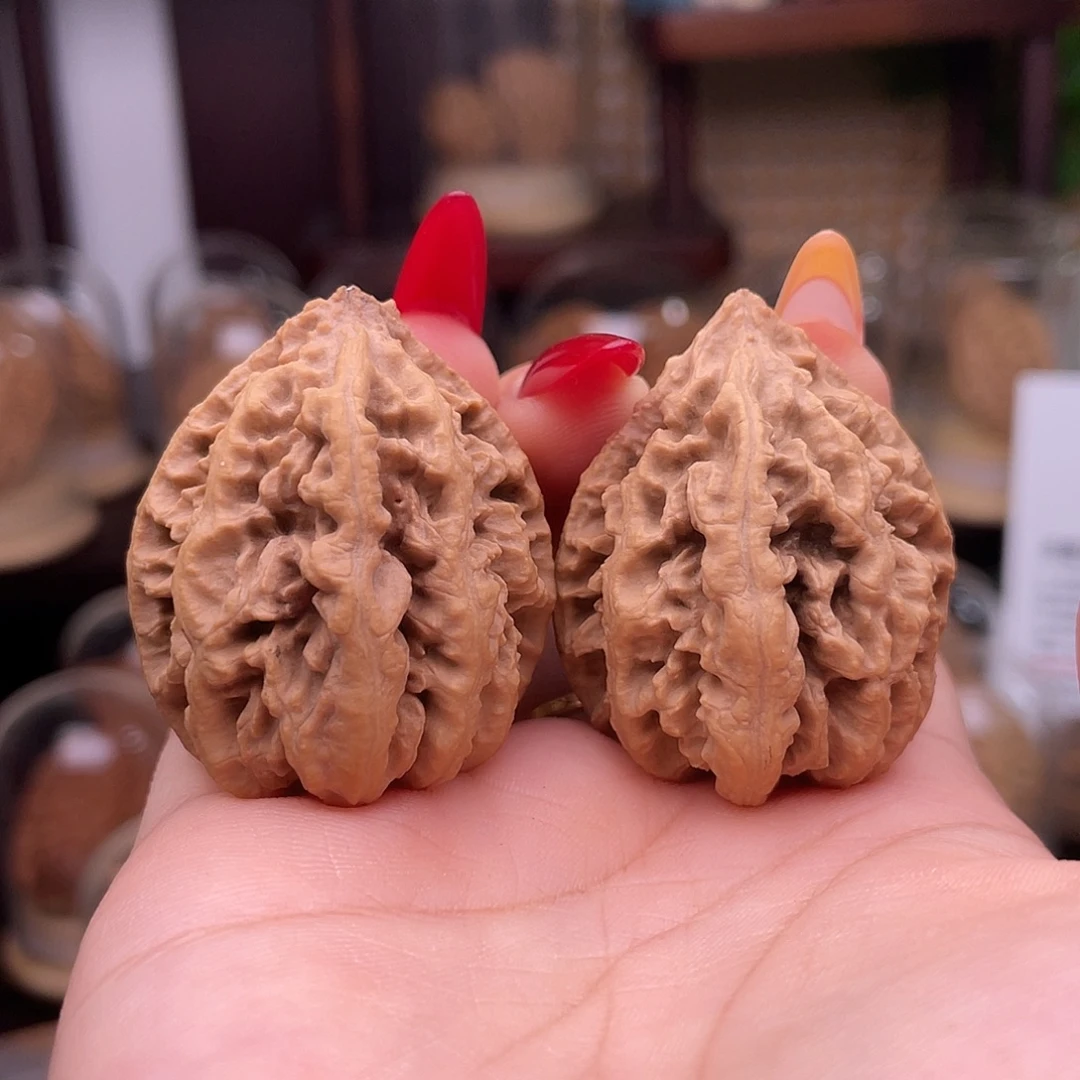 文玩核桃吊坠白山蚂蚁纹