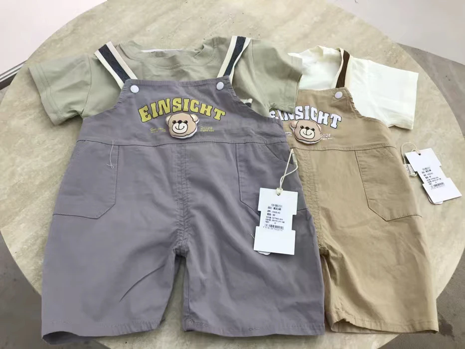 25-03华歌尔英文小熊背带裤