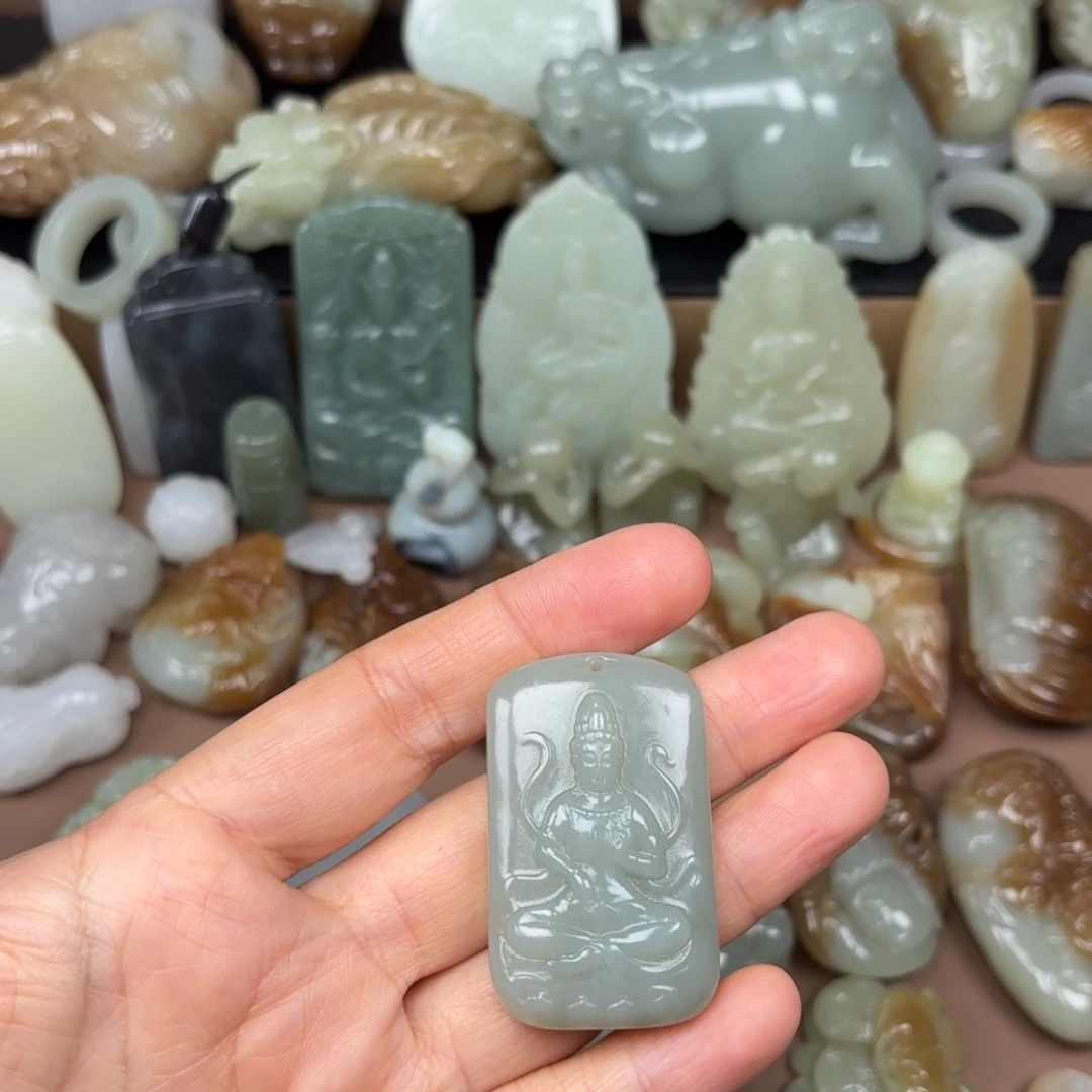 颈饰未镶嵌和田玉