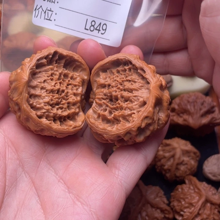 孤***独把件桃核44➕聚宝盆