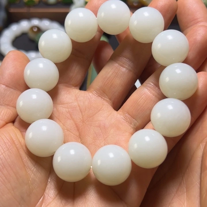 和田玉手串卡18未镶嵌没***鱼