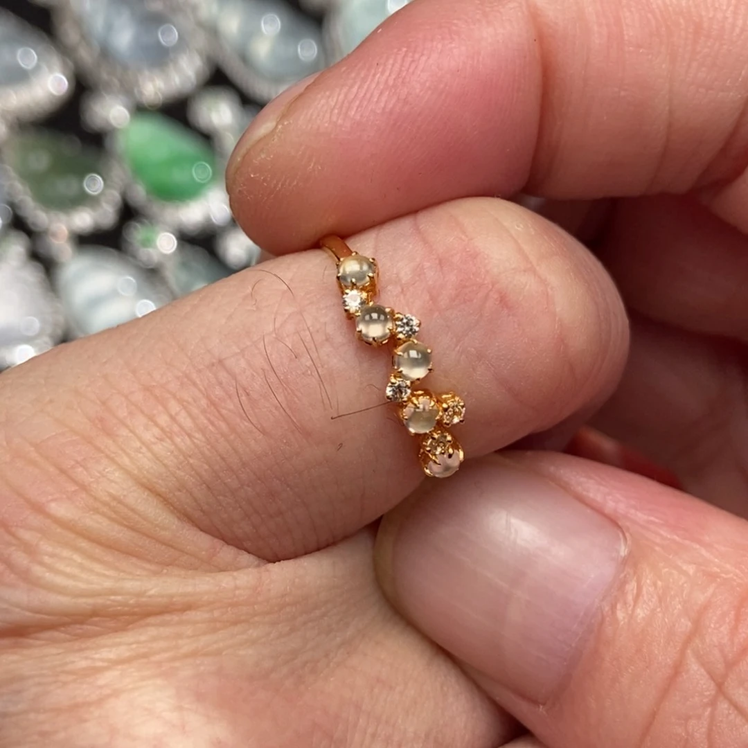 颈饰18K金镶嵌翡翠排戒