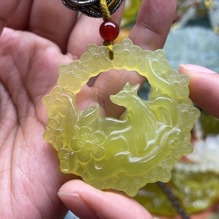 未镶嵌蛇纹石玉吊坠