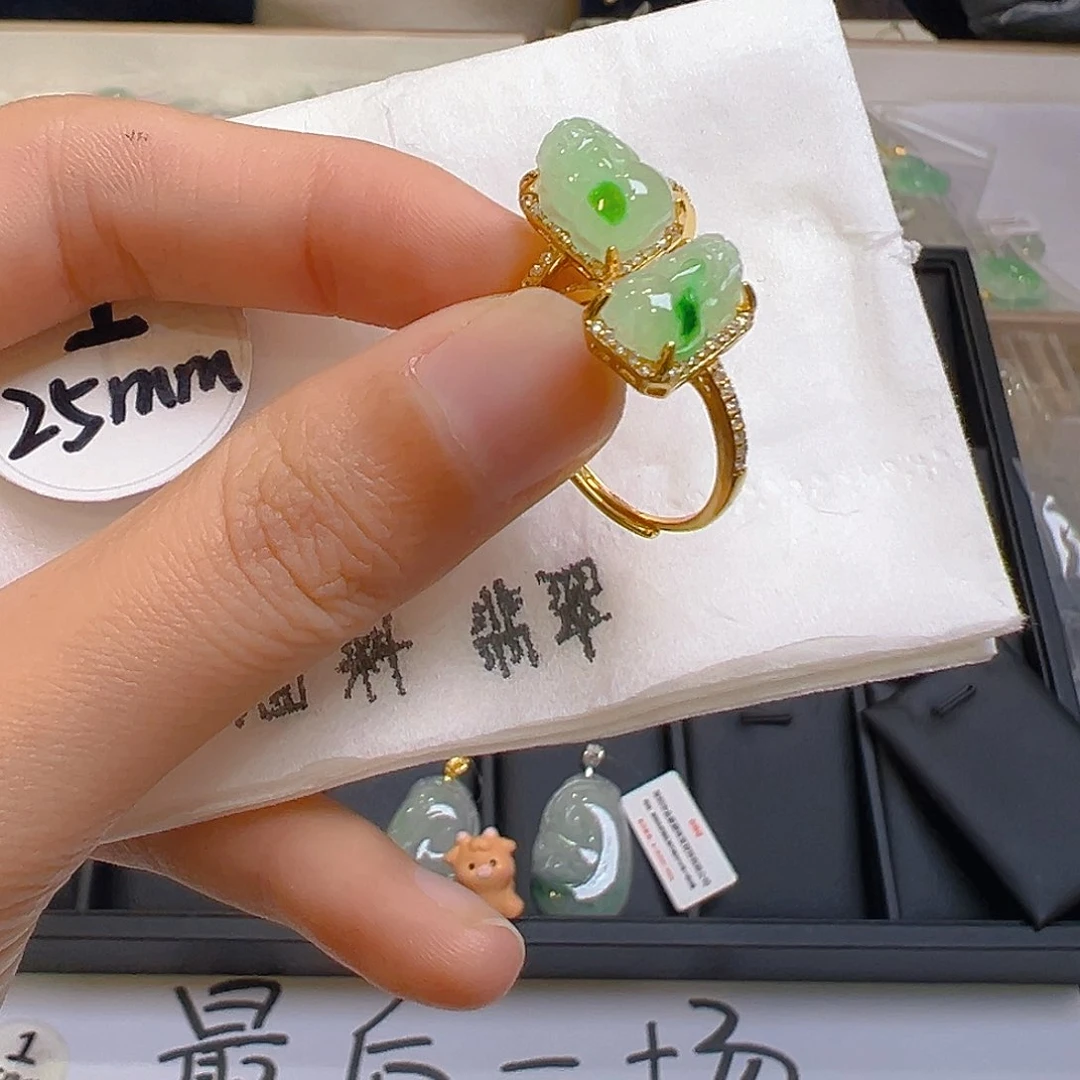 翡翠颈饰银S925镶嵌翡翠