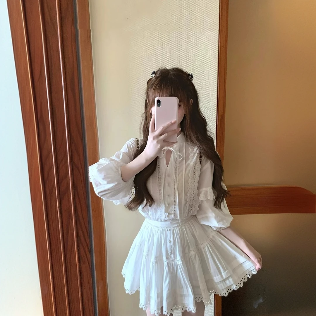 法式气质名媛设计感白色蕾丝拼接衬衫女夏季新收腰显瘦半裙两件套