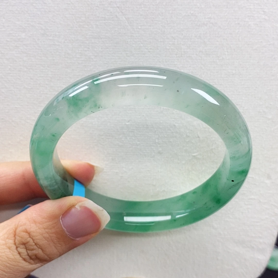 萍***静石英质玉手镯未镶嵌