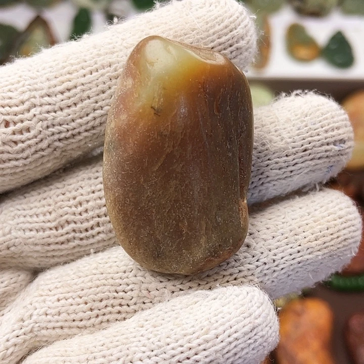 岫岩河磨玉（透闪石质玉）颈饰未镶嵌