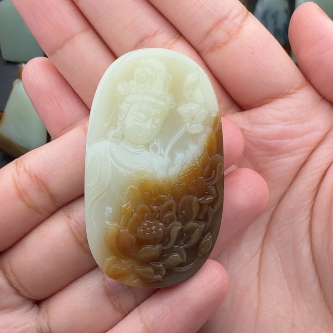 飞***渔和田玉未镶嵌颈饰