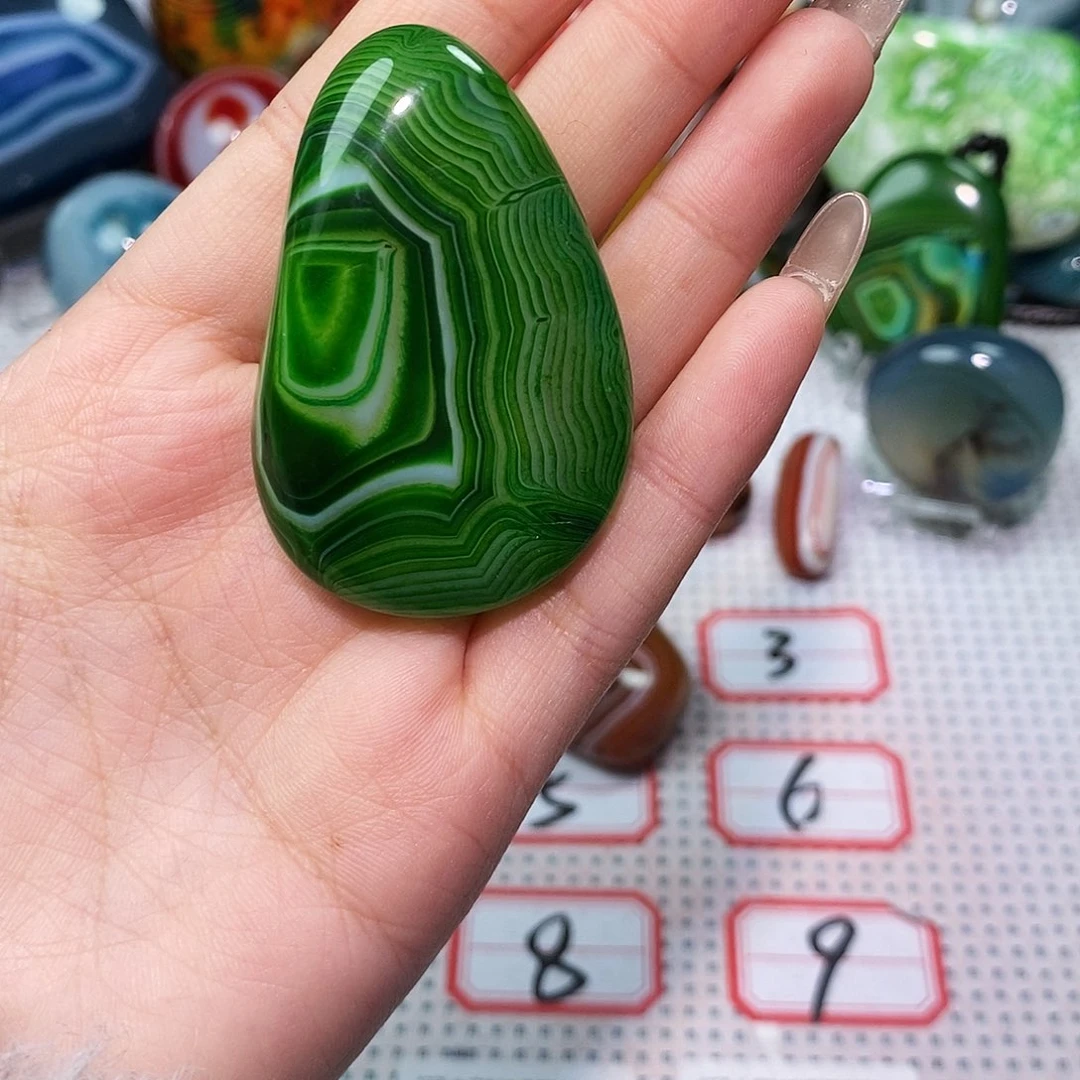 清***月玛瑙/玉髓未镶嵌珠宝奇石