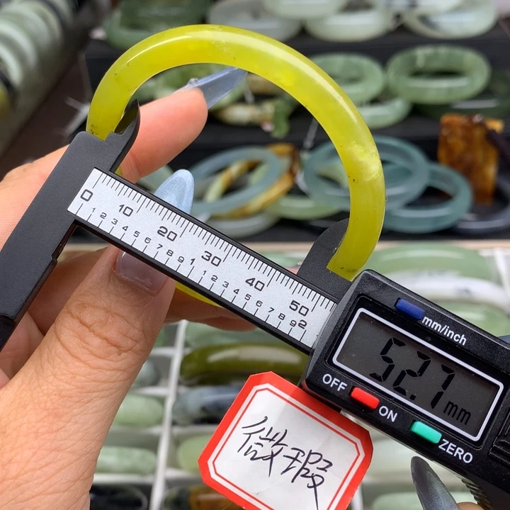 蛇纹石玉未镶嵌手镯571