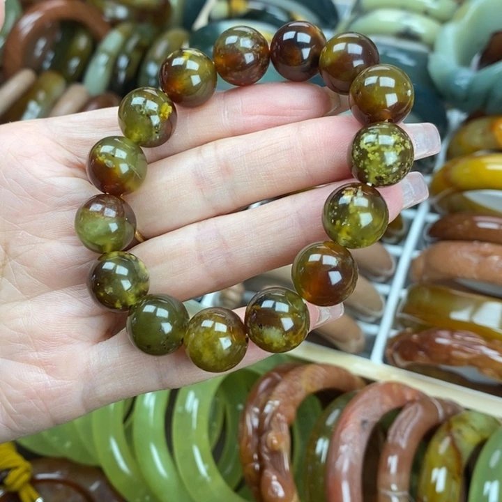 蛇纹石玉手镯未镶嵌