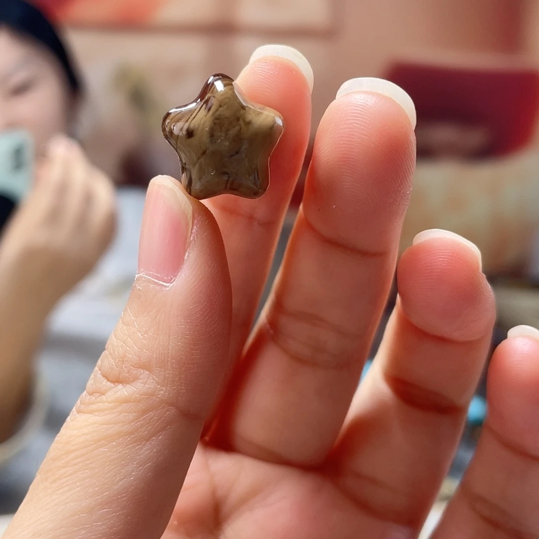 琥珀未镶嵌裸石吊坠