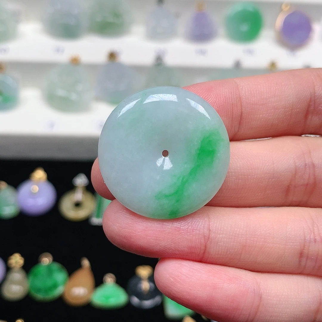 颈饰18K金镶嵌翡翠翡翠吊坠