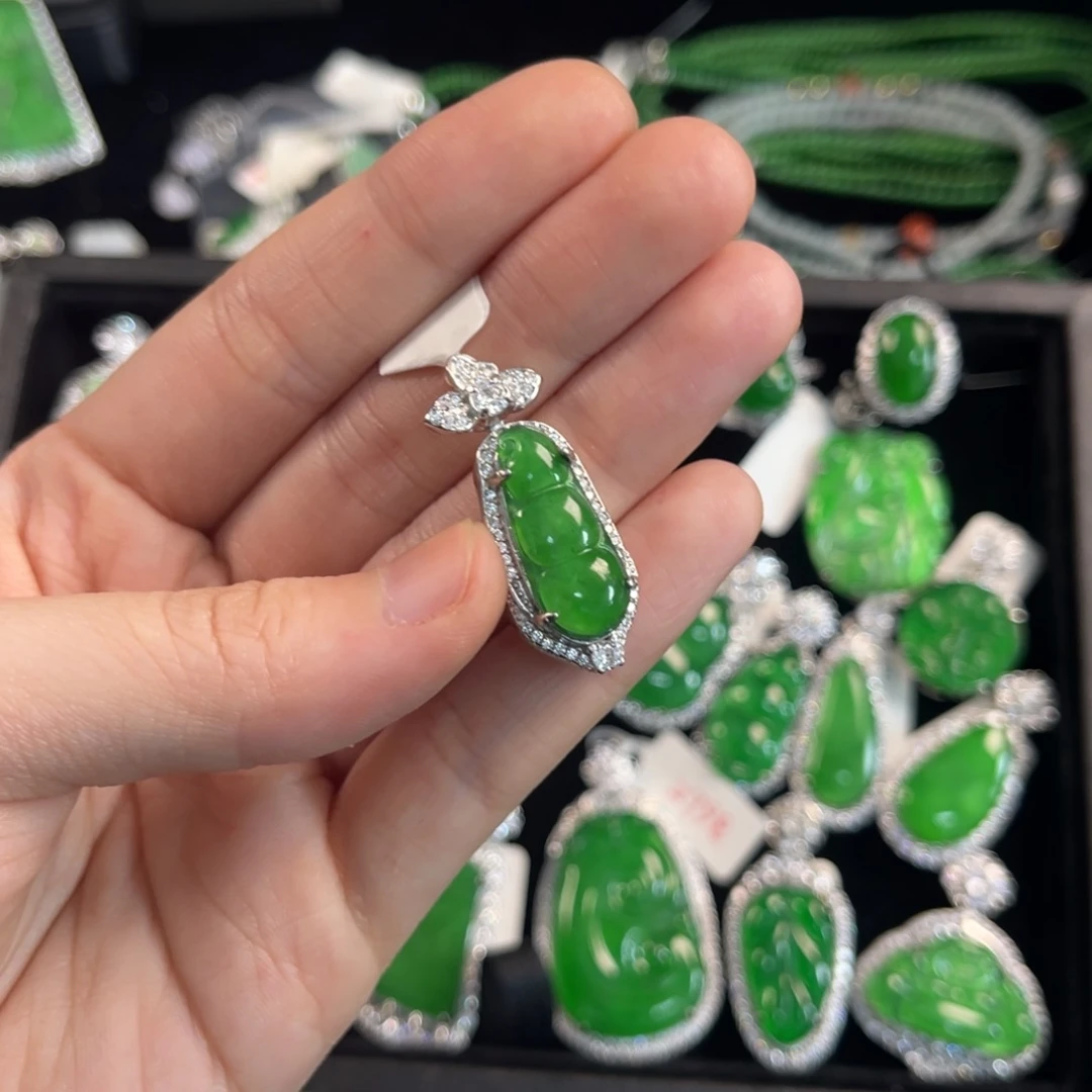 翡翠银S925镶嵌戒指福豆吊坠