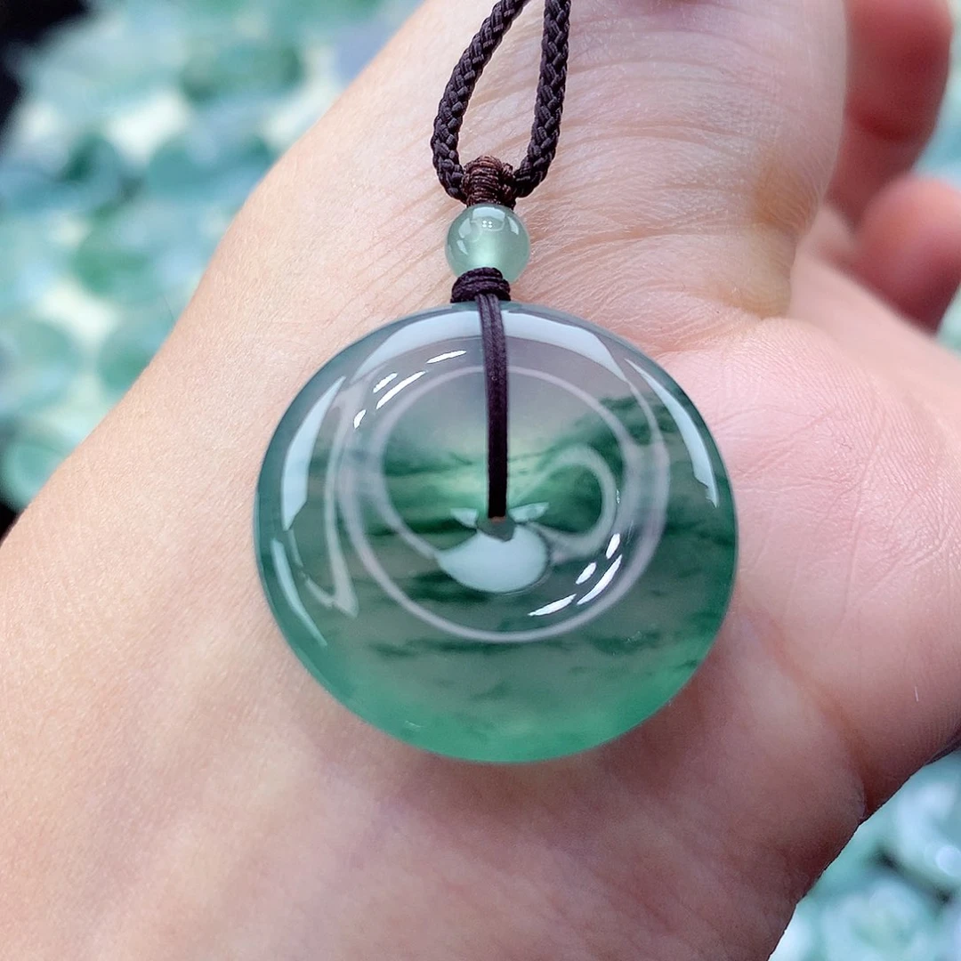 翡翠未镶嵌颈饰编号41。尺寸24.2-6