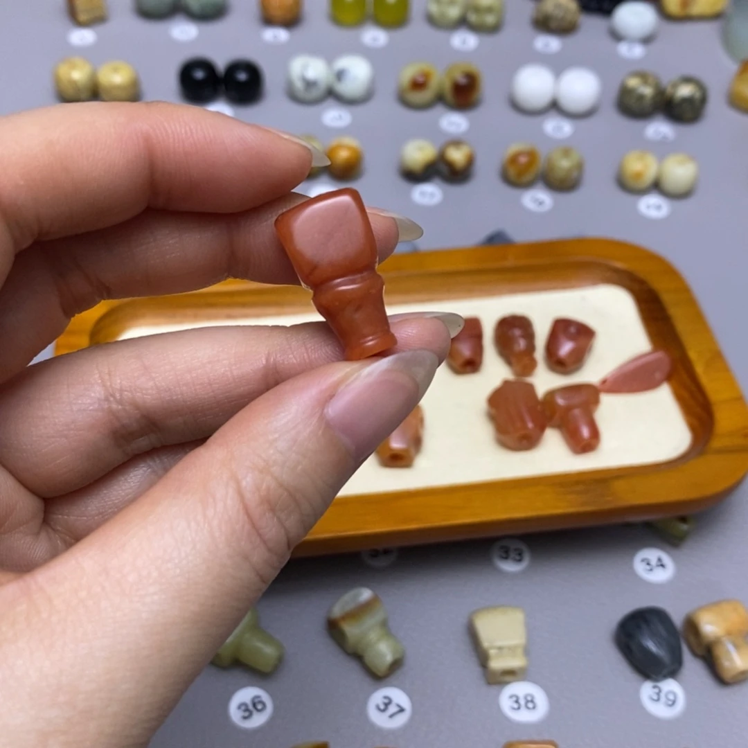 蛇纹石玉配饰合金兰**珠